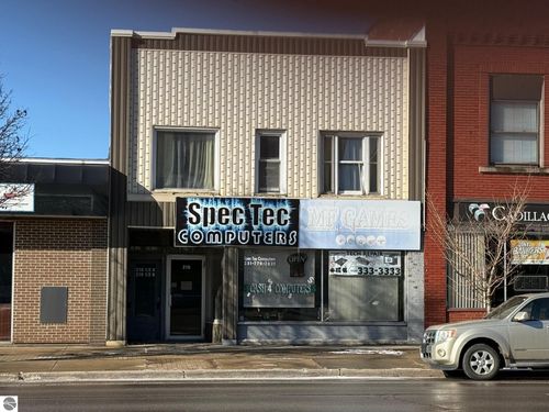 216 S Mitchell St, Cadillac, MI, 49601-2140 | Card Image
