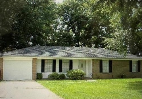 208 Maryland Dr, Luling, LA, 70070-2164 | Card Image