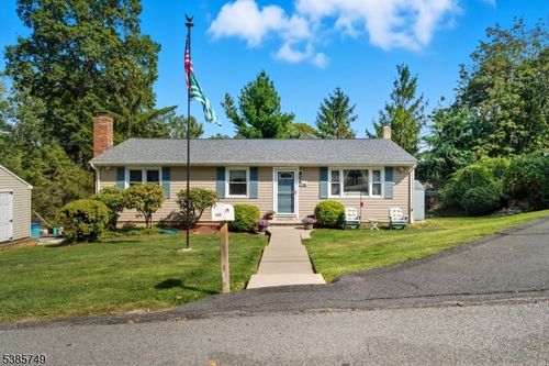 152 Pennsylvania Ave, Lake Hopatcong, NJ, 07849-1525 | Card Image