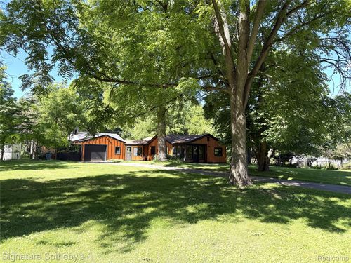 1829 Wellington Ave, Bloomfield Hills, MI, 48302-0064 | Card Image