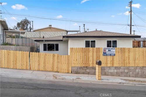 937 E Elizabeth St, Barstow, CA, 92311-4007 | Card Image