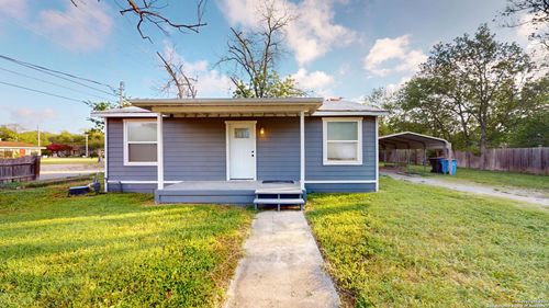 604 W New Braunfels St, Seguin, TX, 78155 | Card Image