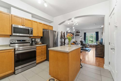 222-600 Park Cres, New Westminster, BC, V3L5W1 | Card Image
