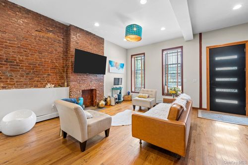 609 Lexington Ave, New York, NY, 10022-6004 | Card Image
