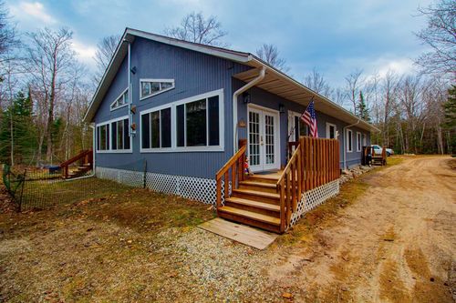 27646 White Cedar Trl, Beaver Island, MI, 49782-5337 | Card Image
