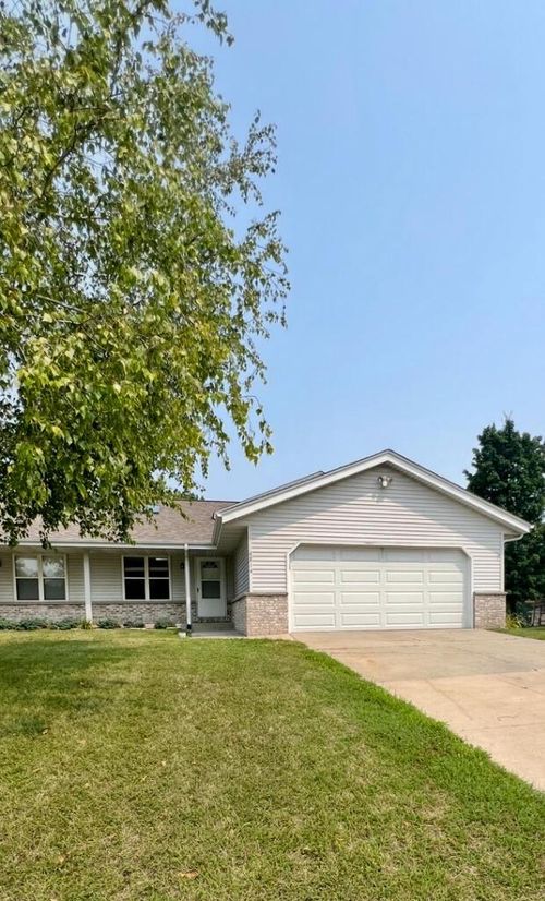 6814 Diane Drive, Newburg, WI, 53090 | Card Image