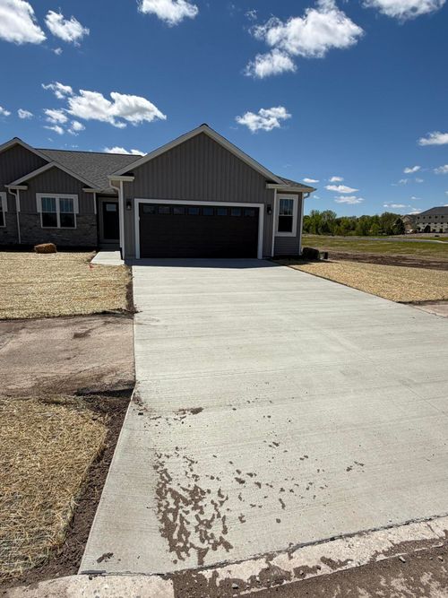 123 Resort Dr, Johnson Creek, WI, 53094-1203 | Card Image