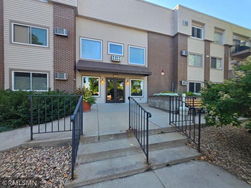 315-2800 Hillsboro Ave N, New Hope, MN, 55427-2334 | Card Image