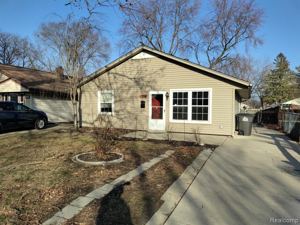 Dudley St, Taylor, MI 48180