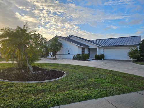 975 Coronado Dr, PUNTA GORDA, FL, 33950-6415 | Card Image