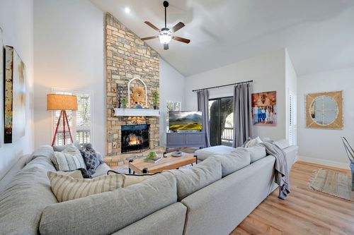 213 Overlook Ct, Wimberley, TX, 78676-3345 | Card Image