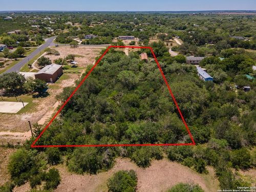245 County Road 572, Castroville, TX, 78009-2124 | Card Image