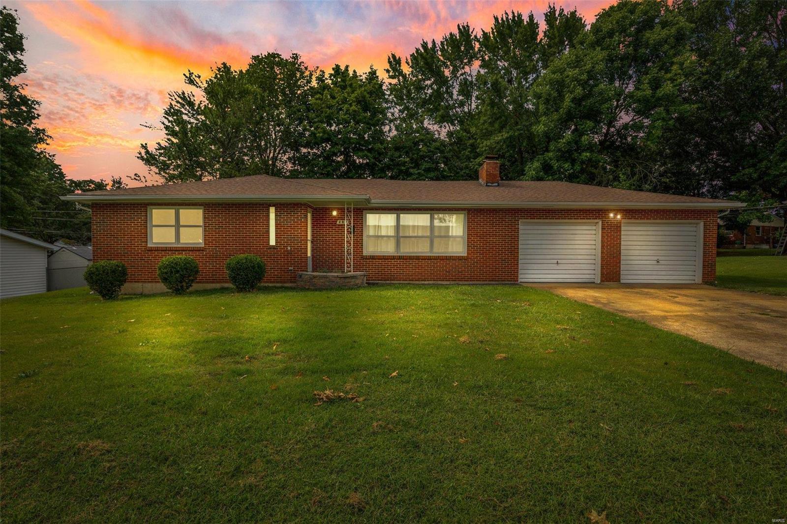 Memorial Pl, Farmington, MO 63640