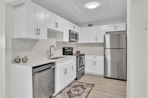 apt-502-16465 Ne 22nd Ave, North Miami Beach, FL, 33160-3725 | Card Image