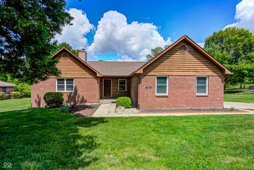 2100 Deer Lake Dr, Martinsville, IN, 46151-8915 | Card Image
