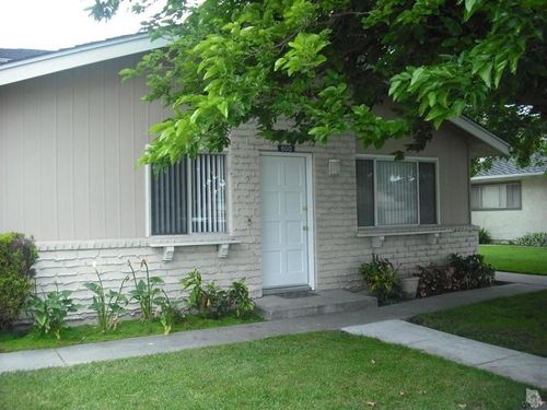 650 W Hemlock St, Port Hueneme, CA, 93041-1223 | Card Image