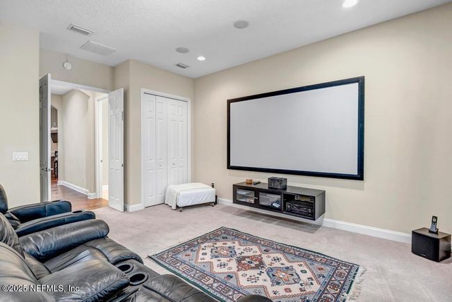 Large screen and projector stays with the house | Image 5