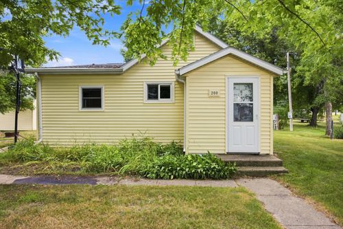200 Grant St N, Colfax, ND, 58018-4005 | Card Image