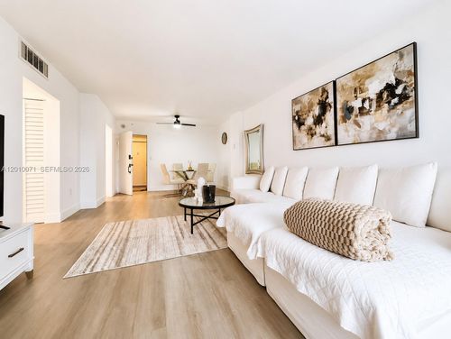 1224-400 Kings Point Dr, Sunny Isles Beach, FL, 33160-4776 | Card Image