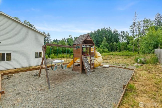 932 Tipsoo Loop N, House other with 3 bedrooms, 3 bathrooms and 2 parking in Rainier WA | Image 37