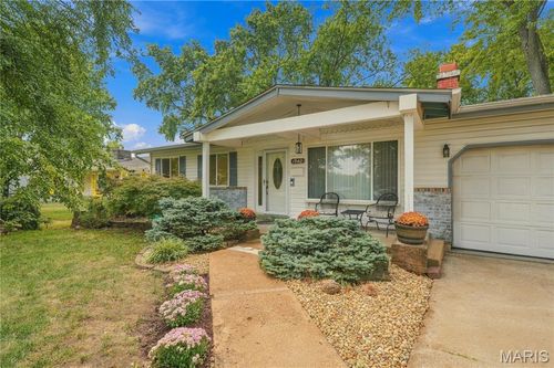 1940 Danelle Dr, Florissant, MO, 63031-4312 | Card Image