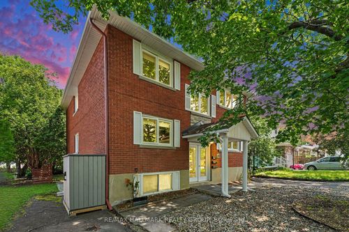 657 Golden Ave, Ottawa, ON, K2A2G3 | Card Image