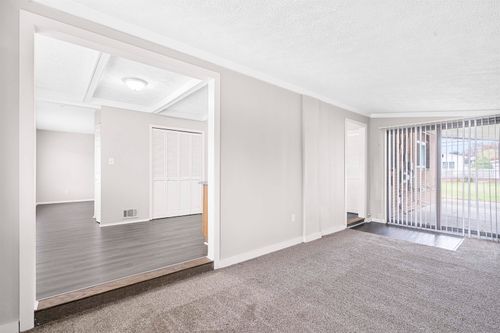 34000 Fernwood St, Westland, MI, 48186-4508 | Card Image