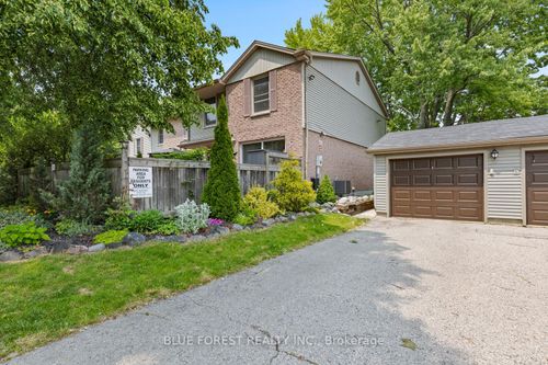 38 Berkshire Crt, London, ON, N6J3N7 | Card Image