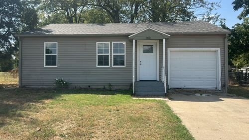 905 S Griffith Ave, Aurora, MO, 65605-2505 | Card Image