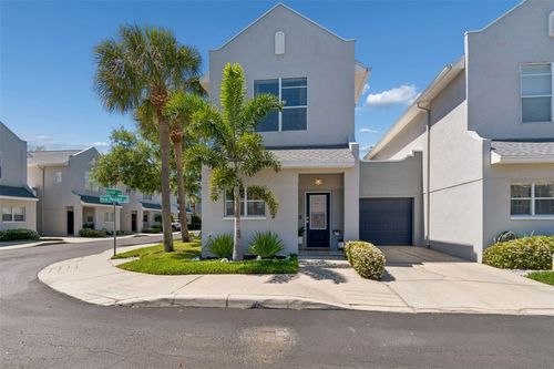 5307 Point Pleasant Ln, Tampa, FL, 33611-3238 | Card Image