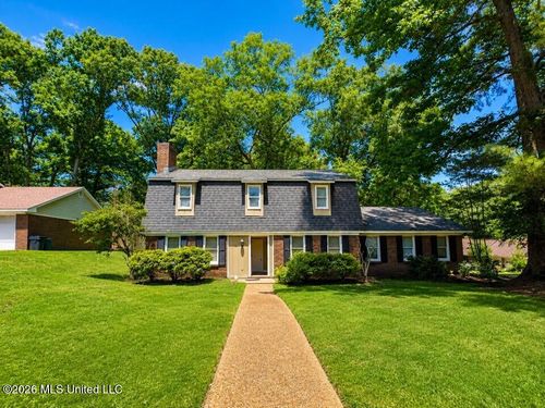 100 Winding Hills Dr, Clinton, MS, 39056-4152 | Card Image