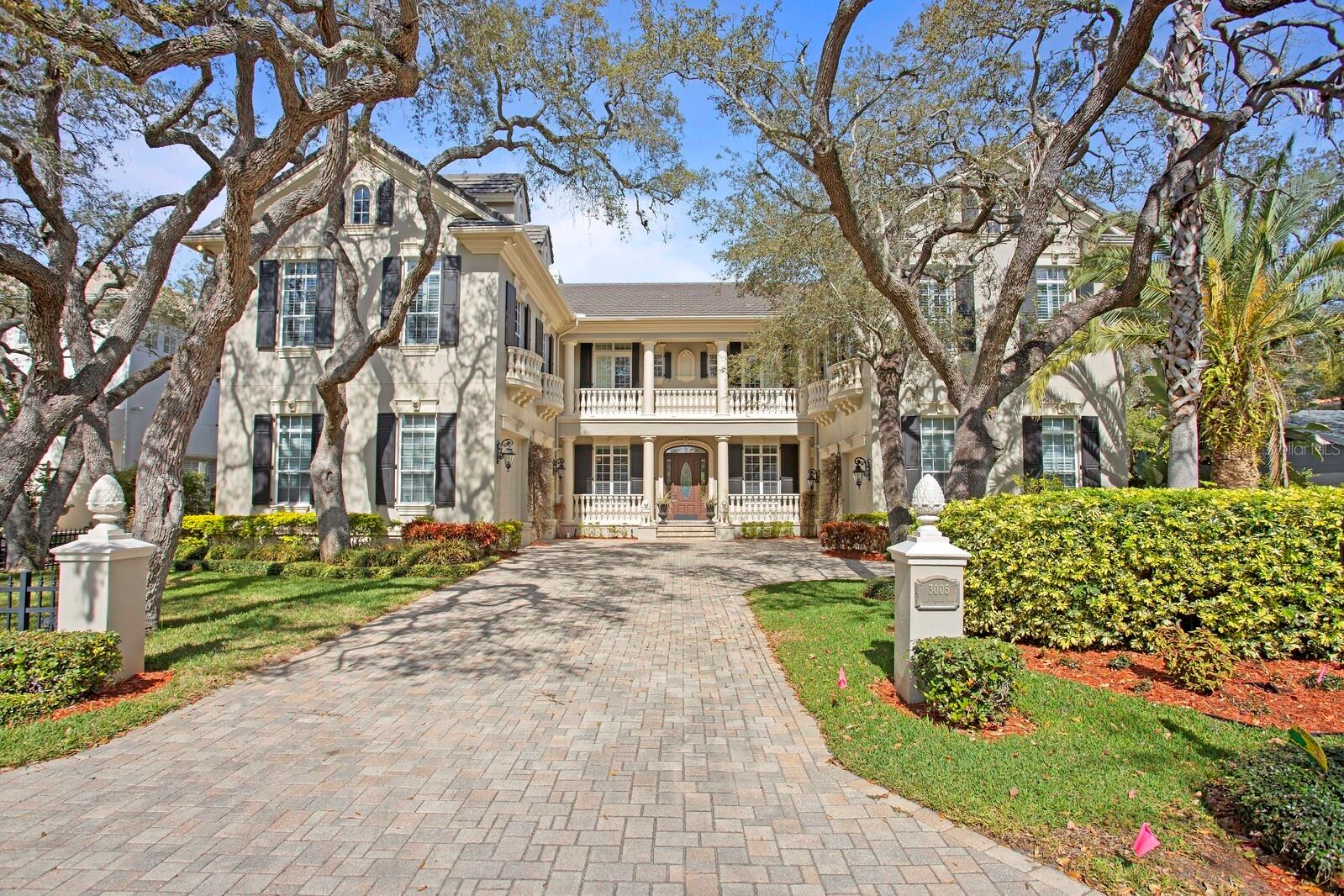 Fair Oaks Ave, Tampa, FL 33611