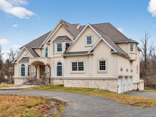 120 E Willow Tree Rd, Spring Valley, NY, 10977-1017 | Card Image