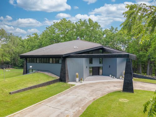 8100 160th Ave, Bristol, WI, 53104-9765 | Card Image
