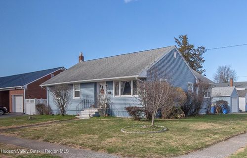 3 Lipton St, Kingston, NY, 12401-1813 | Card Image