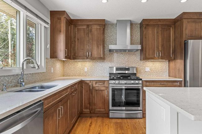 949 13 St, House other with 3 bedrooms, 2 bathrooms and 4 parking in Canmore AB | Image 8