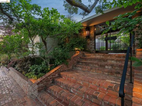 11 Huntleigh Rd, Piedmont, CA, 94611-3320 | Card Image