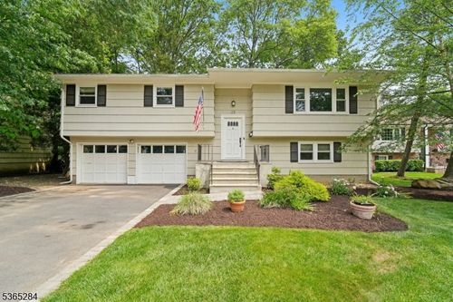28 Personette Ave, Verona, NJ, 07044-1932 | Card Image