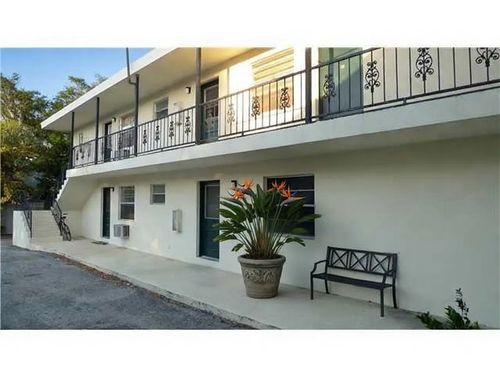 8-808 22nd St, Vero Beach, FL, 32960-5152 | Card Image