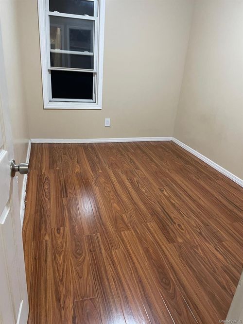 8912 182nd Pl, Hollis, NY, 11423-1742 | Card Image