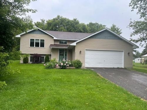 28065 Old Towne Rd, Chisago City, MN, 55013-9712 | Card Image