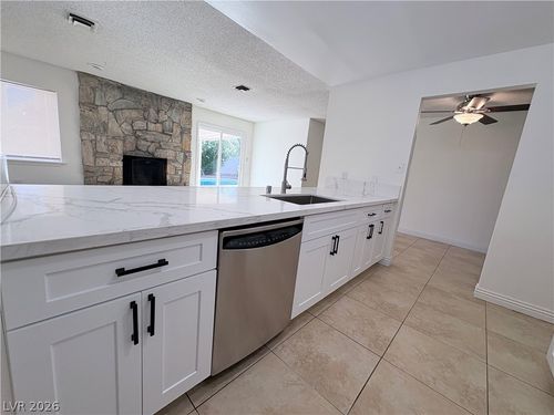 1575 Cherokee Ln, Las Vegas, NV, 89169-3105 | Card Image