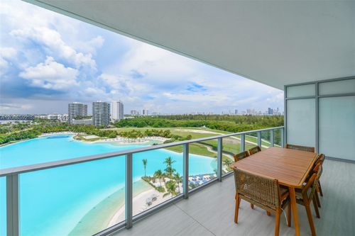 807-2411 Laguna Cir, North Miami, FL, 33181-1183 | Card Image