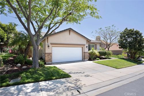 27617 Bottle Brush Way, Murrieta, CA, 92562-2546 | Card Image
