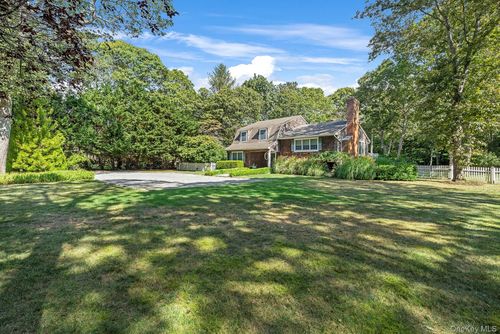 44 Midhampton Ave, Quogue, NY, 11959-4205 | Card Image