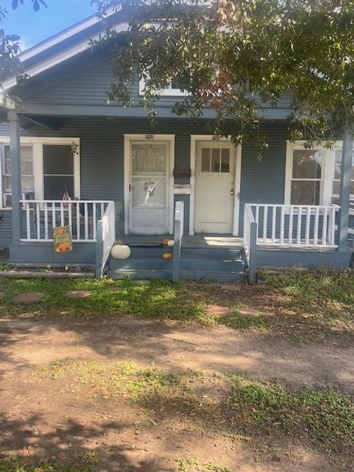 706 Fahrenthold St, El Campo, TX, 77437-3331 | Card Image