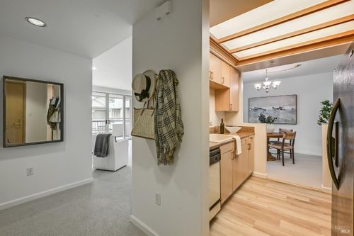 2p-600 Deer Valley Rd, San Rafael, CA, 94903-5522 | Card Image