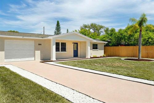 3641 Harvard Dr, HOLIDAY, FL, 34691-4932 | Card Image