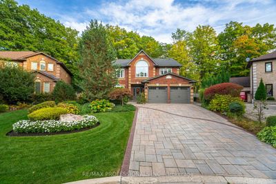 10 Grand Oaks Crt, House other with 4 bedrooms, 4 bathrooms and 6 parking in Brampton ON | Image 3