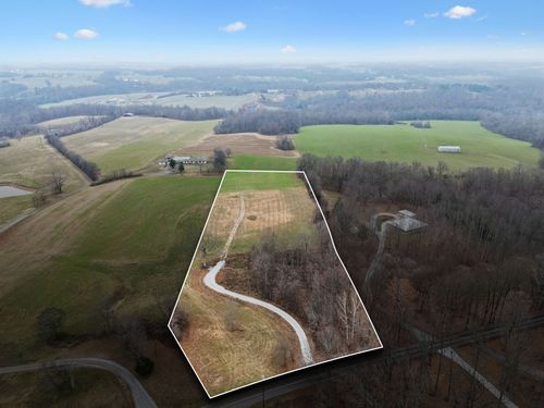 7107 New Chapel Rd, Springfield, TN, 37172-1679 | Card Image